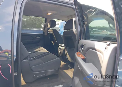 2008 Chevrolet Suburban 1500 Lt z USA, uszkodzony, nr VIN 3GNFK16368G150124